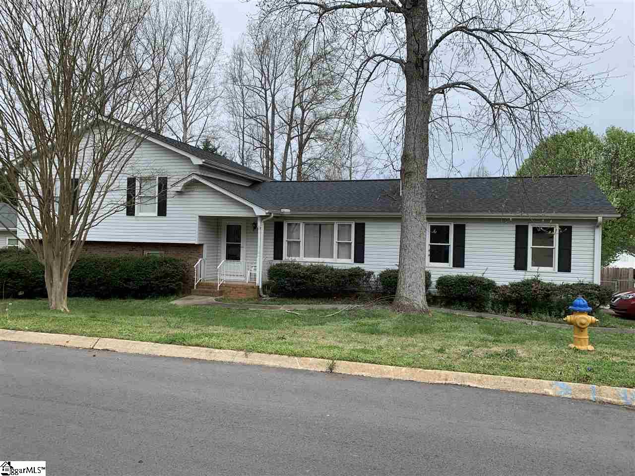 Property image 1 at 302 Waterbury Court, Simpsonville, SC 29681
