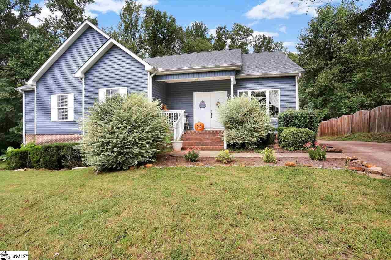 Property image 1 at 104 Graclan Court, Simpsonville, SC 29680