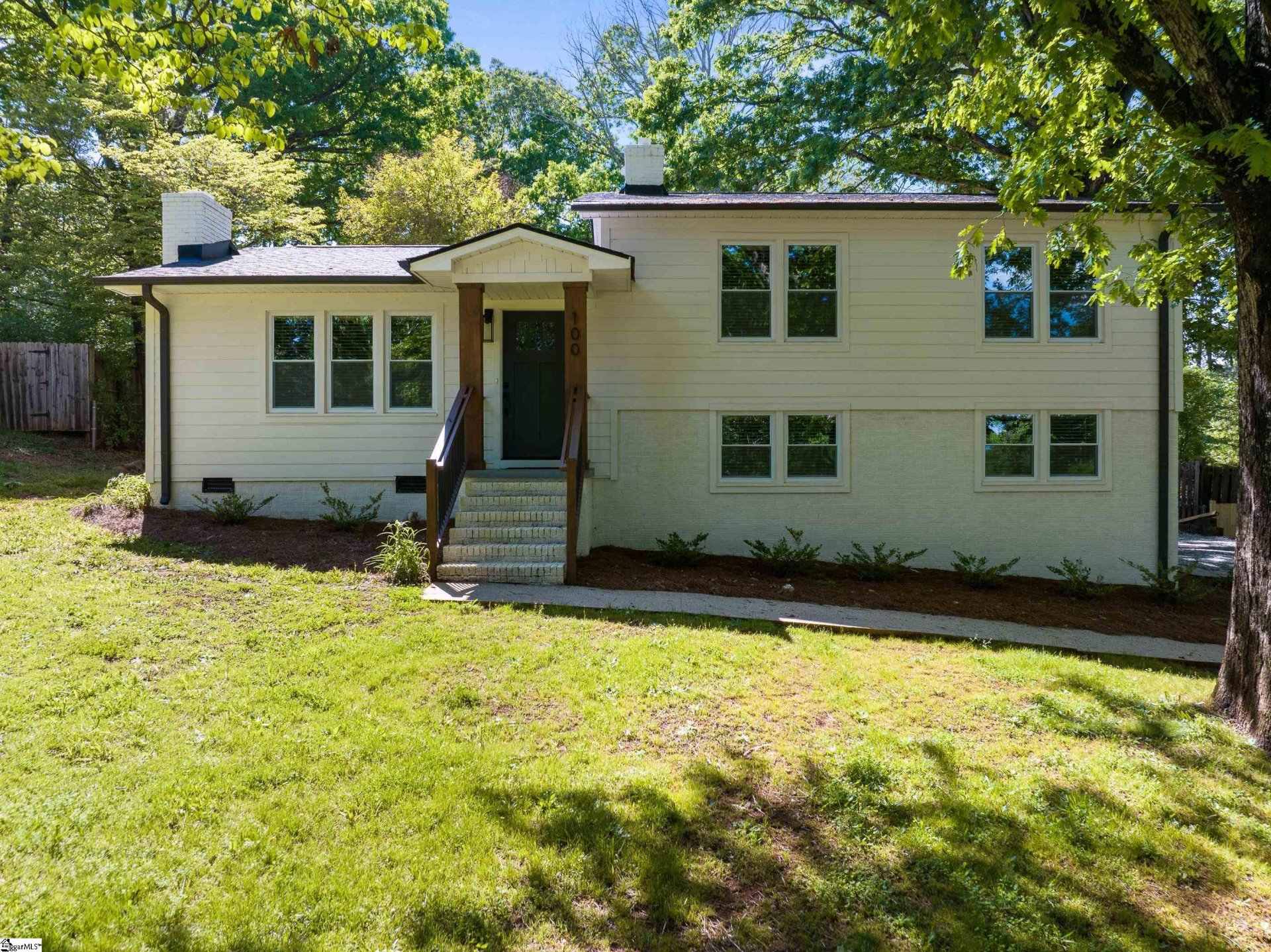 Property image 1 at 100 Kathryan Court, Greenville, SC 29605