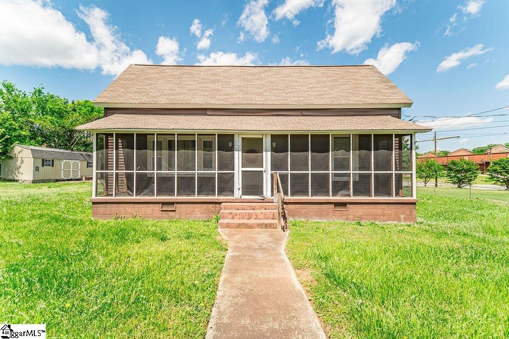 Property image 1 at 6 Lyman Street, Pelzer, SC 29669