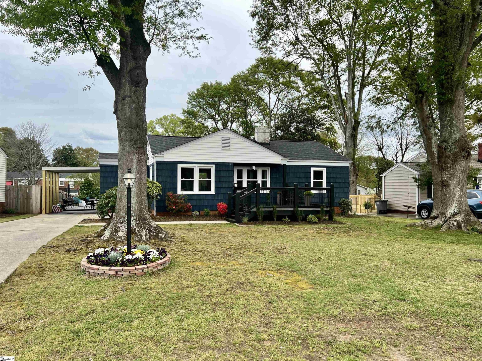 Property image 1 at 127 Chipley Lane, Greenville, SC 29605-4504