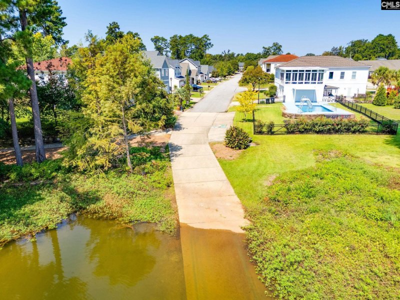 Property image 4 of 343 Amalfi Drive in Paradise Cove, Chapin, SC 29036