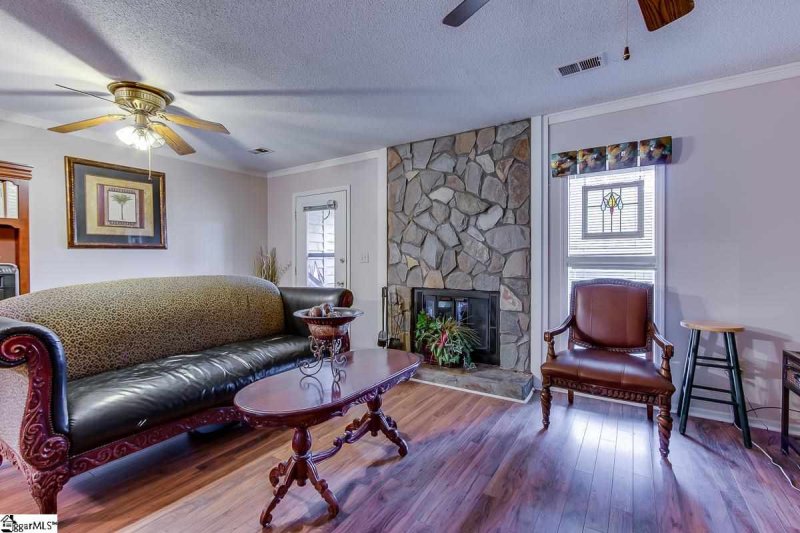 Property image 4 at 100 Stallings Road, Taylors, SC 29687