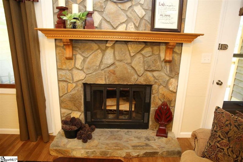 Property image 3 at 100 Stallings Road, Taylors, SC 29687
