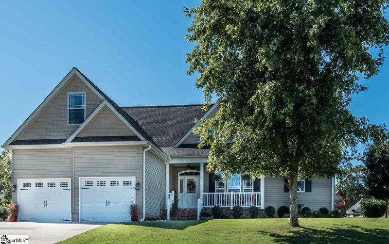Property image 2 at 220 Josh Court, Greer, SC 29651
