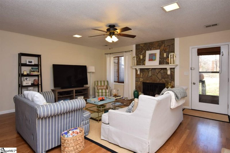 Property image 3 at 100 Stallings Road, Taylors, SC 29687