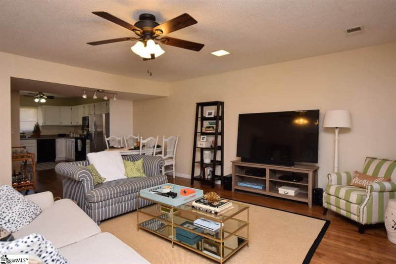 Property image 4 at 100 Stallings Road, Taylors, SC 29687