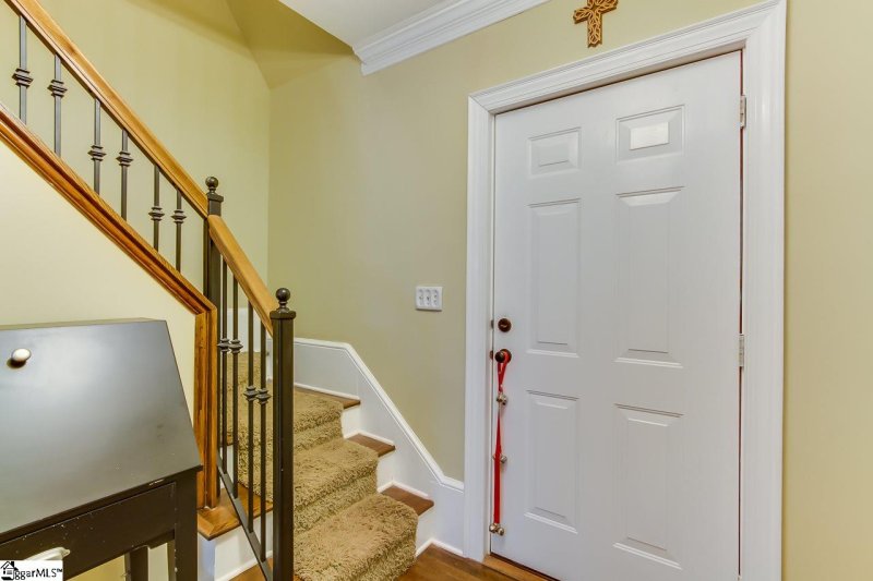 Property image 4 of 215 Altamont Road in Paris Mt Area, Greenville, SC 29609