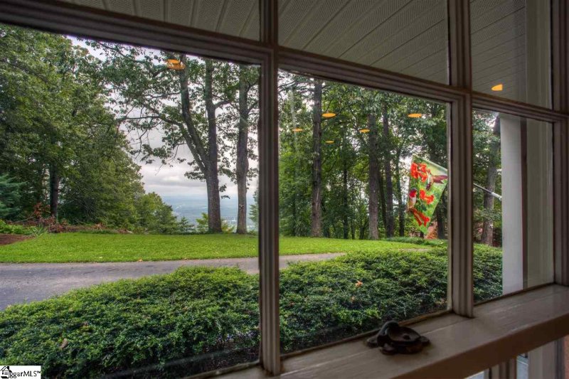Property image 4 at 1489 Altamont Road, Greenville, SC 29609