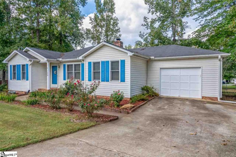 Property image 2 at 106 Waterbury Court, Simpsonville, SC 29680