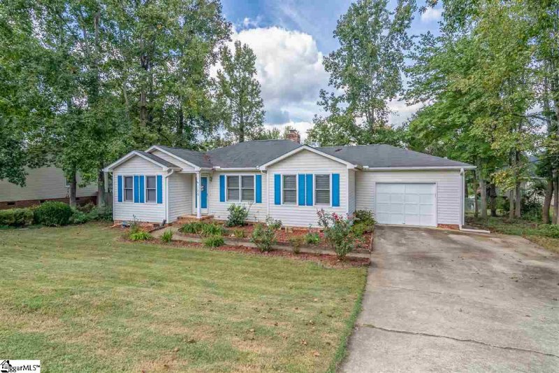 Property image 3 at 106 Waterbury Court, Simpsonville, SC 29680