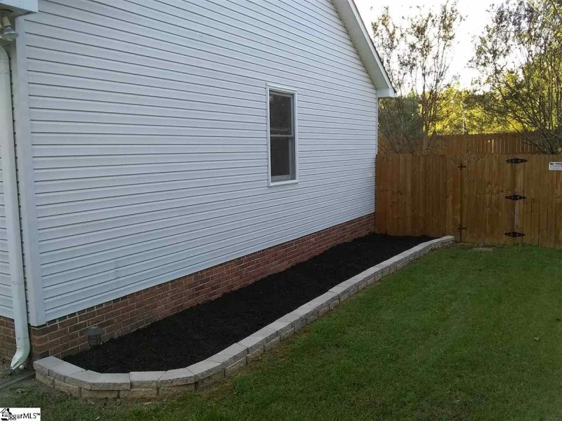Property image 2 at 8 Hatteras Lane, Simpsonville, SC 29680
