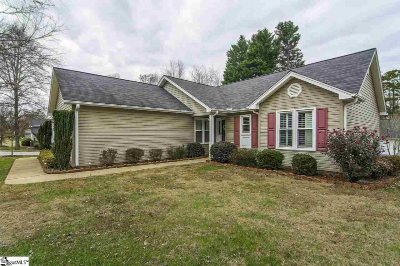 Property image 4 at 242 Waterbury Court, Simpsonville, SC 29680