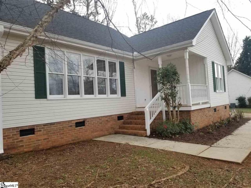 Property image 3 at 241 Waterbury Court, Simpsonville, SC 29680