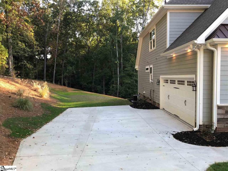 Property image 4 of 123 Quiet Lake Court in Ashmore Lakes, Piedmont, SC 29673