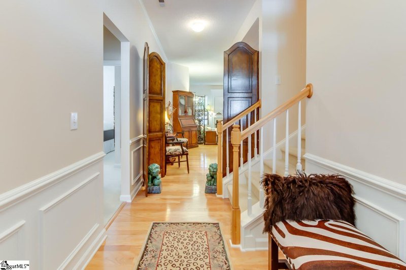 Property image 3 at 4 Tinsberry Drive, Greenville, SC 29607