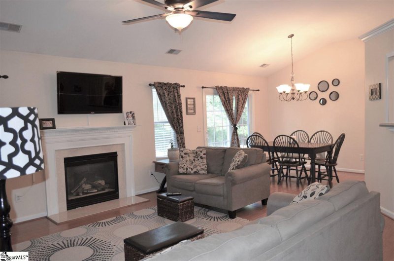 Property image 4 at 206 Laurel Meadows Parkway, Greenville, SC 29607