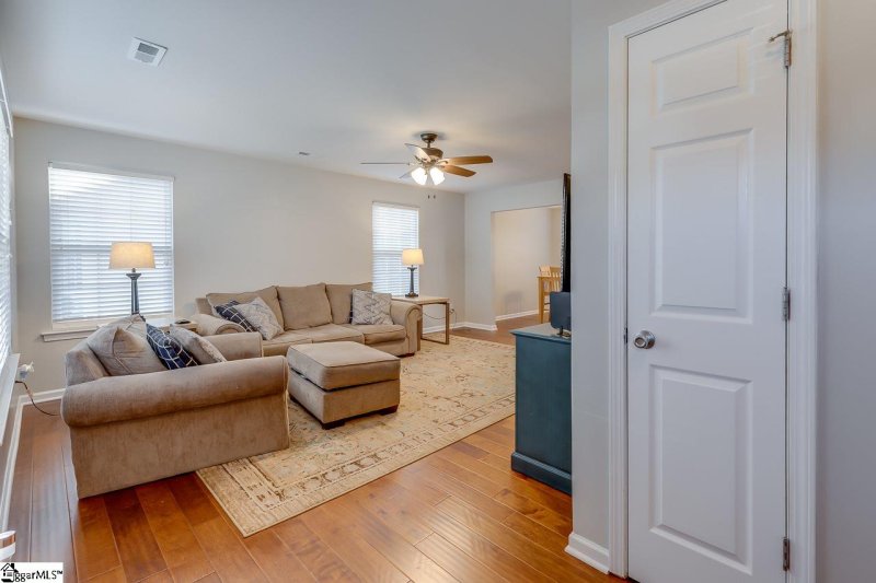 Property image 4 at 706 Laurel Meadows Parkway, Greenville, SC 29607