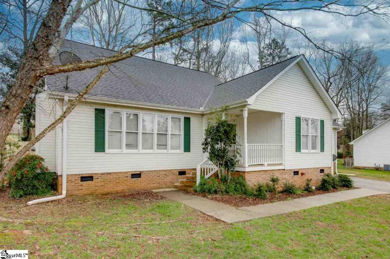 Property image 2 at 241 Waterbury Court, Simpsonville, SC 29680