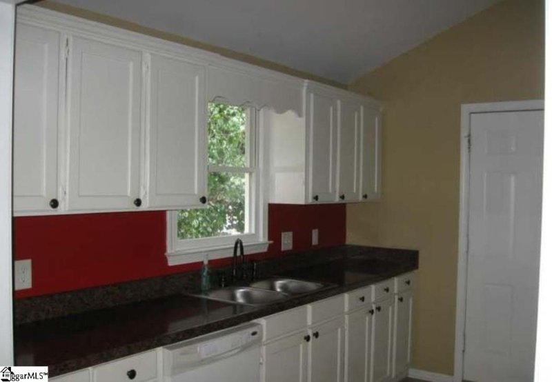 Property image 2 at 302 Waterbury Court, Simpsonville, SC 29681