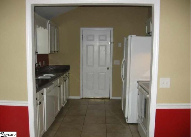 Property image 3 at 302 Waterbury Court, Simpsonville, SC 29681