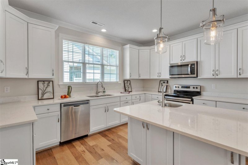 Property image 3 of 208 Fernbrook Trail in Ridgestone Cottages, Greenville, SC 29615