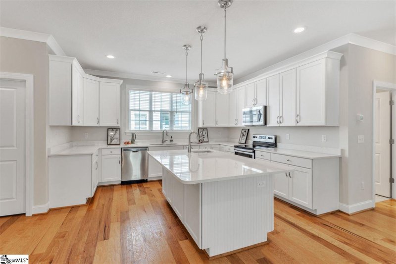 Property image 4 of 208 Fernbrook Trail in Ridgestone Cottages, Greenville, SC 29615