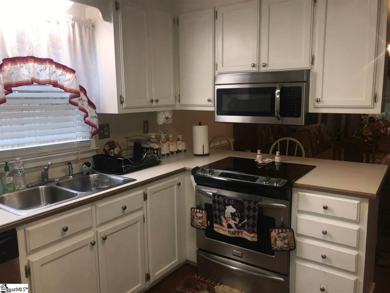 Property image 5 at 223 Waterbury Court, Simpsonville, SC 29680