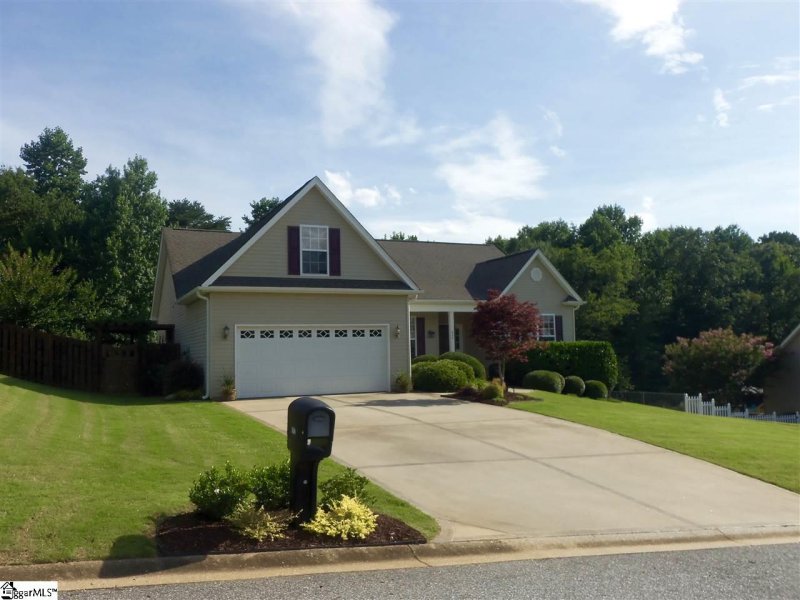 Property image 2 at 624 Nichole Place, Greer, SC 29651