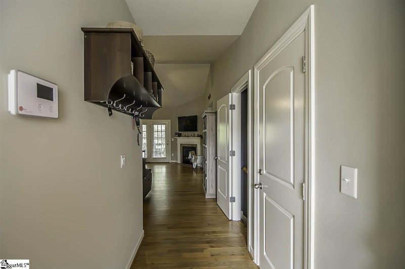 Property image 3 at 9 Ledge Run Court, Greenville, SC 29617