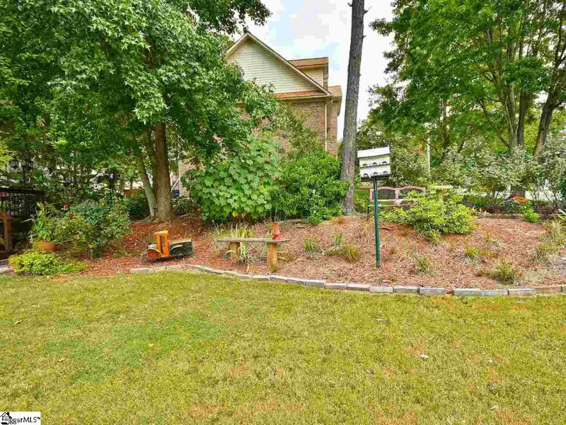 Property image 3 at 2 Norvin Court, Simpsonville, SC 29680