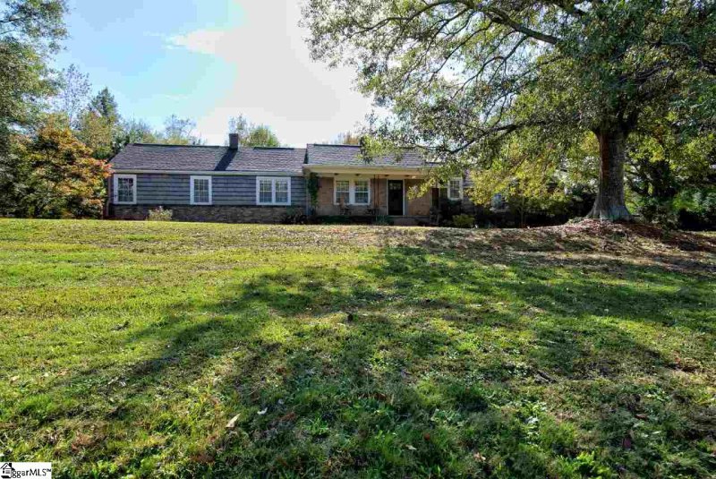 Property image 2 at 106 Patrol Club Road, Greenville, SC 29609