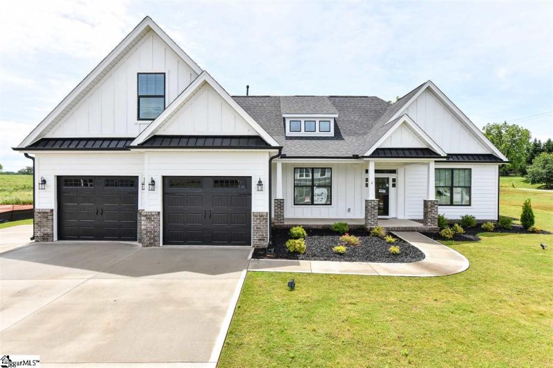2 Claridge Way