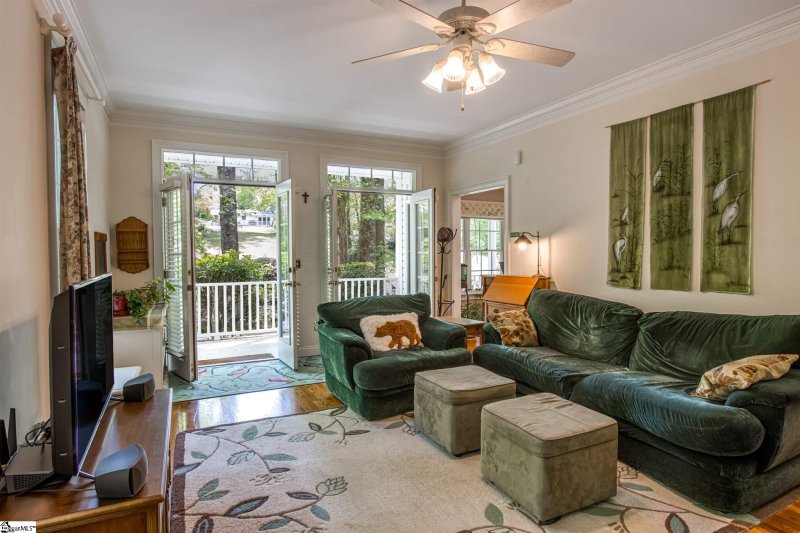 Property image 2 at 12 CRESTLINE Road, Greenville, SC 29609
