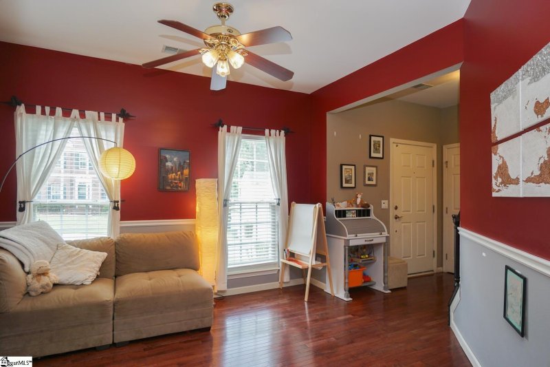 Property image 4 at 811 Laurel Meadows Parkway, Greenville, SC 29607