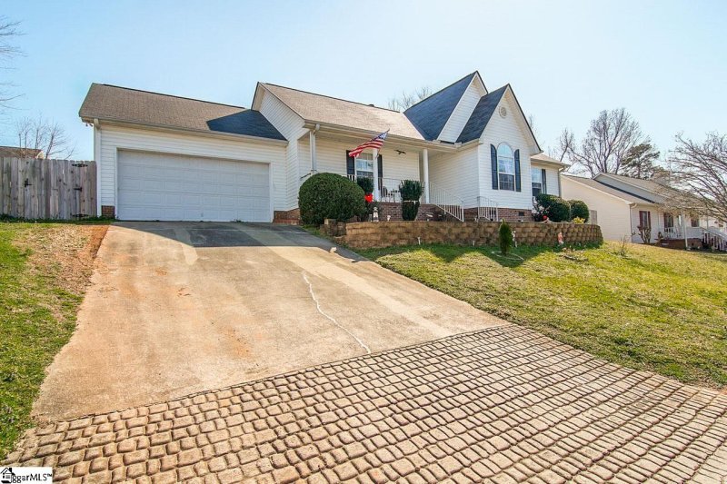 Property image 2 at 115 Hatteras Lane, Simpsonville, SC 29680