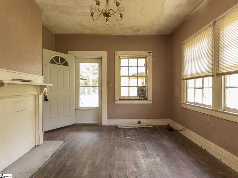 Property image 4 of 617 S Irwin Avenue in Hampton Heights, Spartanburg, SC 29306-3336