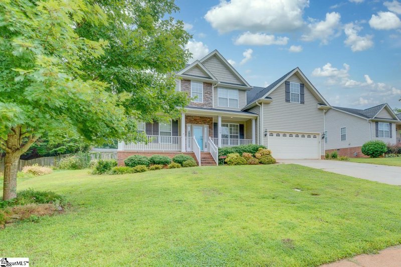 Property image 2 at 109 Windy Bluff Drive, Greenville, SC 29617