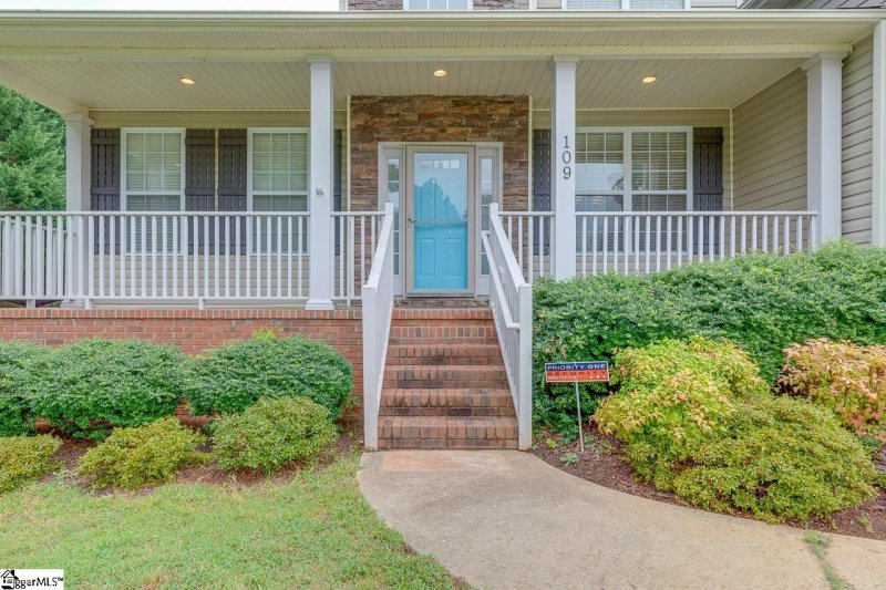 Property image 3 at 109 Windy Bluff Drive, Greenville, SC 29617