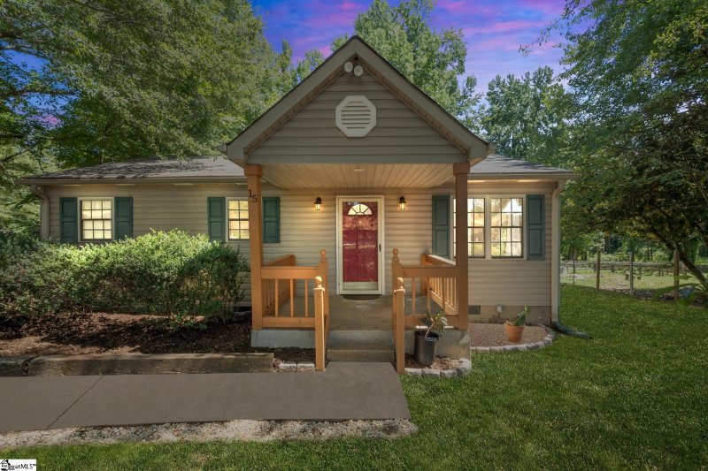 15 Longland Drive