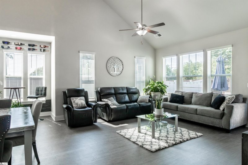 Property image 4 at 1 Mayfair Station Way, Greer, SC 29650