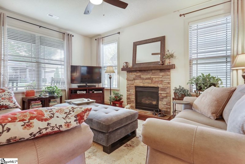 Property image 4 at 703 Cannongate Drive, Greer, SC 29650-5354