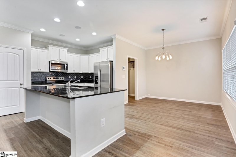 Property image 3 at 305 Rossmoor Court, Duncan, SC 29334