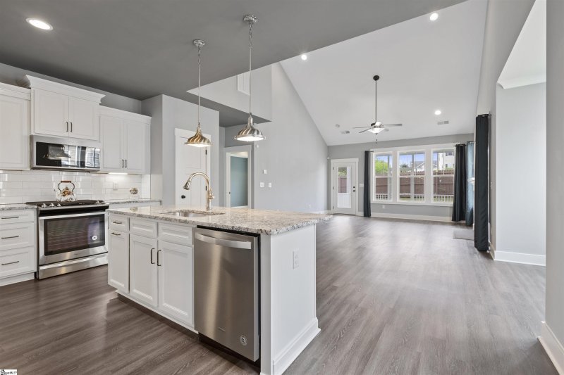 Property image 5 at 7 MayFair Station Way, Greer, SC 29650