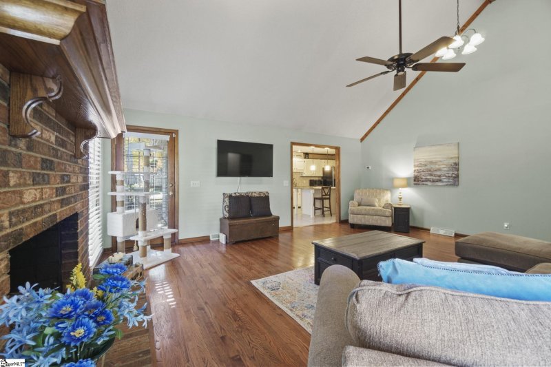 Property image 3 at 2 Norvin Court, Simpsonville, SC 29680