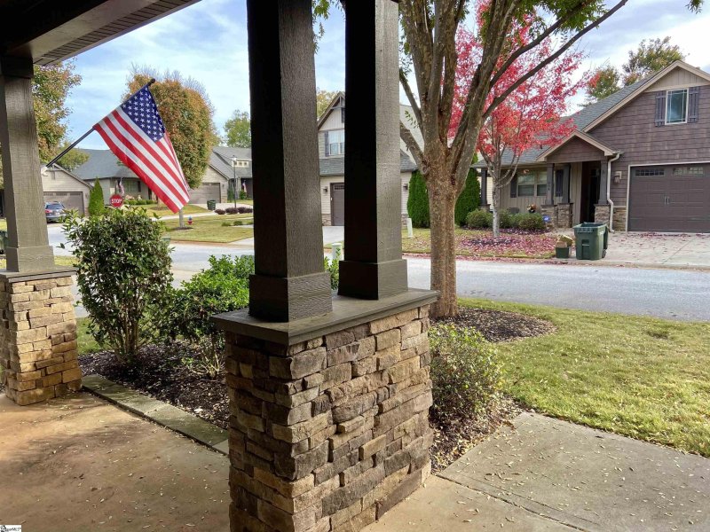 Property image 3 at 609 Castlestone Drive, Greer, SC 29650