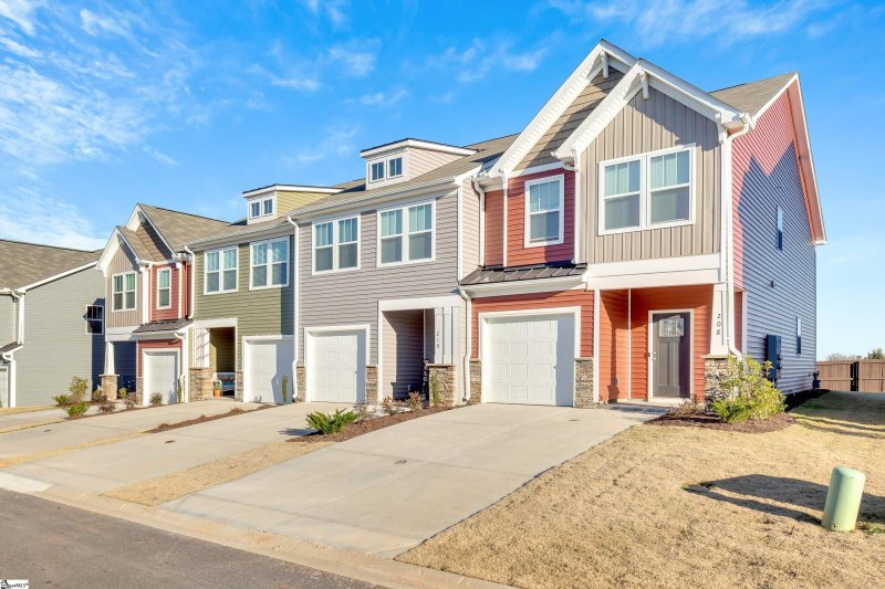 Property image 2 at 210 Waverton Drive, Greer, SC 29650