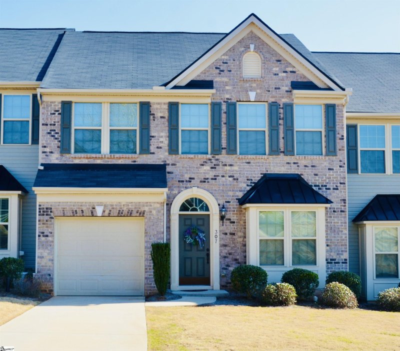 307 Bellerive Drive