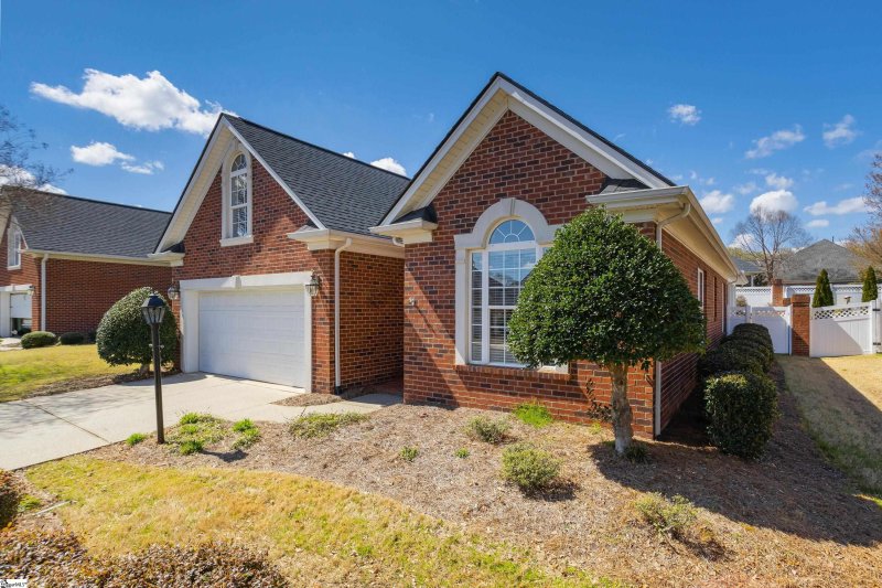 Property image 2 at 5 Tinsberry Drive, Greenville, SC 29607