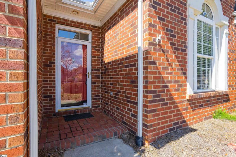 Property image 3 at 5 Tinsberry Drive, Greenville, SC 29607
